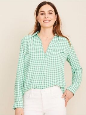 Ann Taylor Green Gingham V-Neck Button-Front Camp Top - Size XL